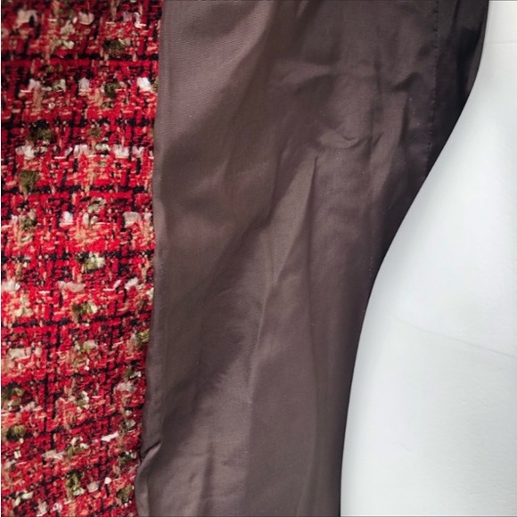 Red lined and shaped long bouclé coat size 6 - Picture 7 of 9